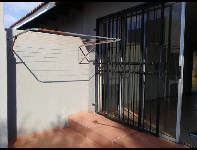 2 BEDROOM PROPERTY TO RENT IN GROBLERPARK EXT